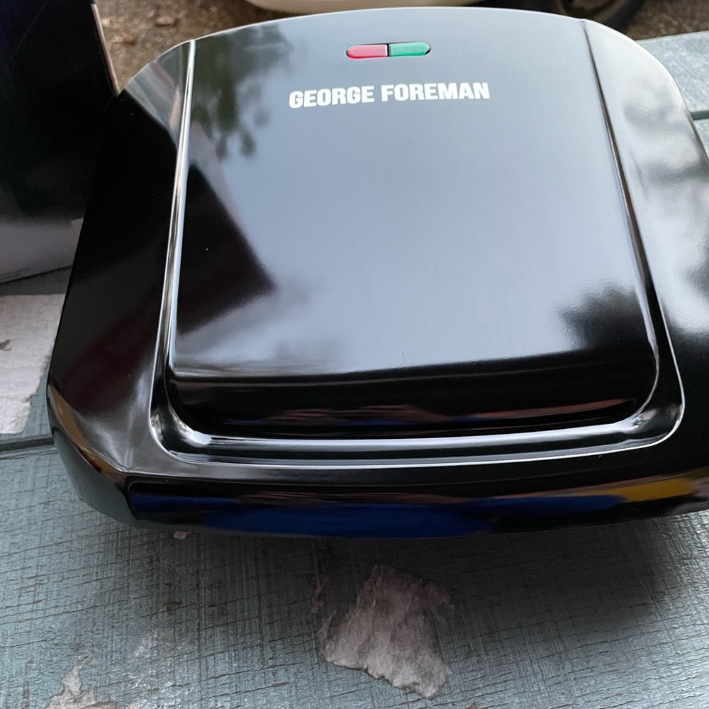 George Foreman 4-Serving Removable
Plate Electric Grill and Panini Press